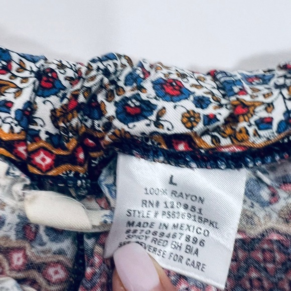 Patterned shorts Size Large - Picture 4 of 8